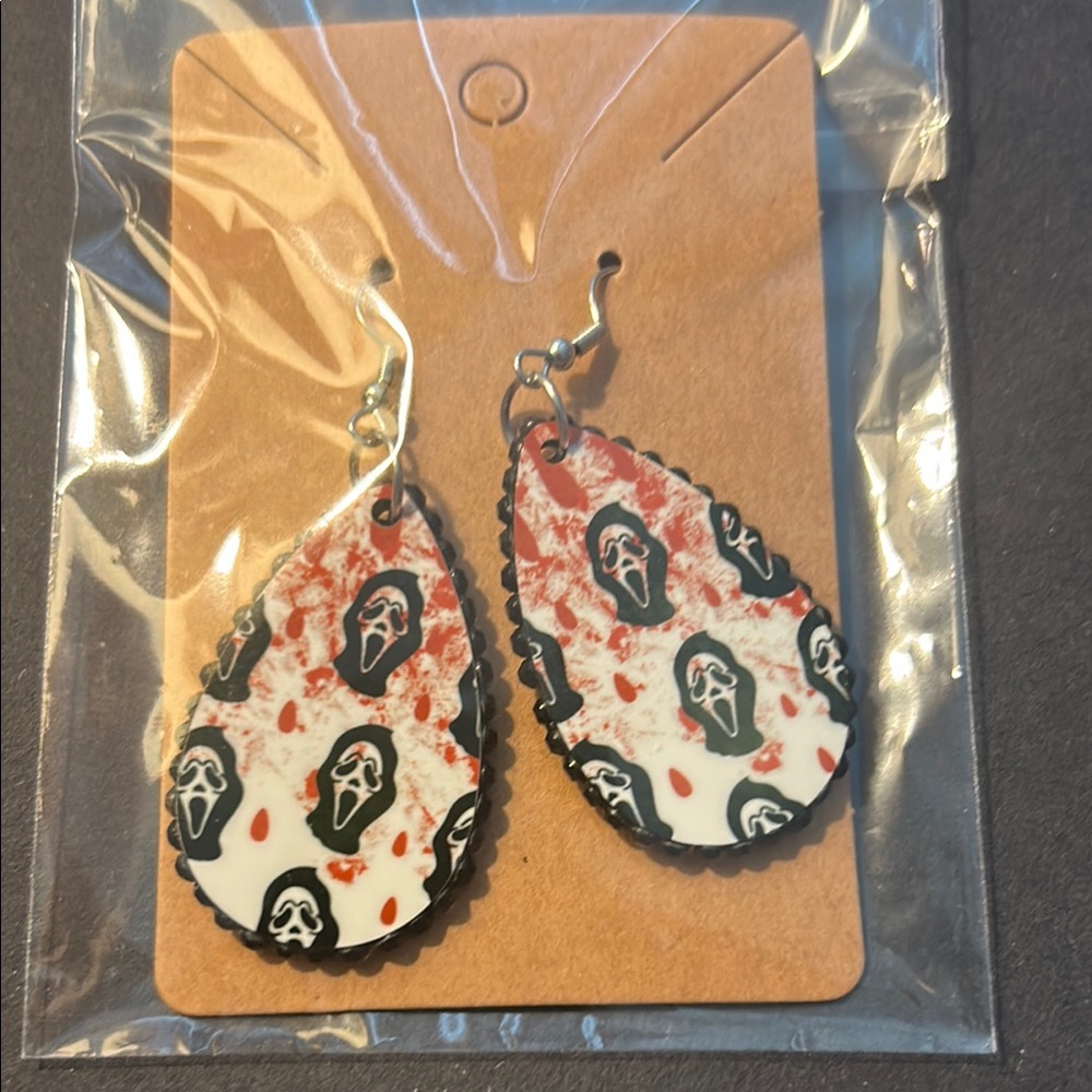 Teardrop Earrings with Scream Pattern
